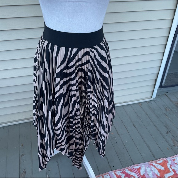 Shegul Elly Skirt in Zebra Print Size M (16/18) (NWT) - Picture 4 of 9